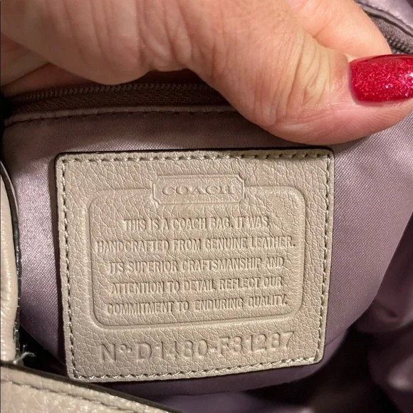 Coach Vintage Classic Casual Soft Light Purple Pebble Leather Hobo Bag bag tag - Picture 4 of 10